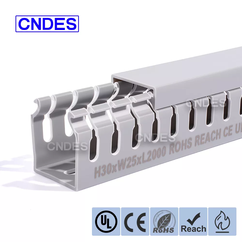 30×25 slisset PVC-trådbeskyttelseskanal