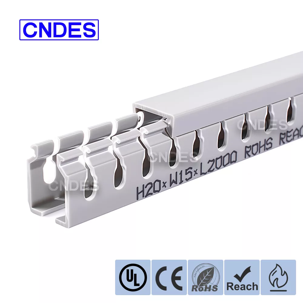 20 mm høyde med slisset PVC elektrisk ledningskanal